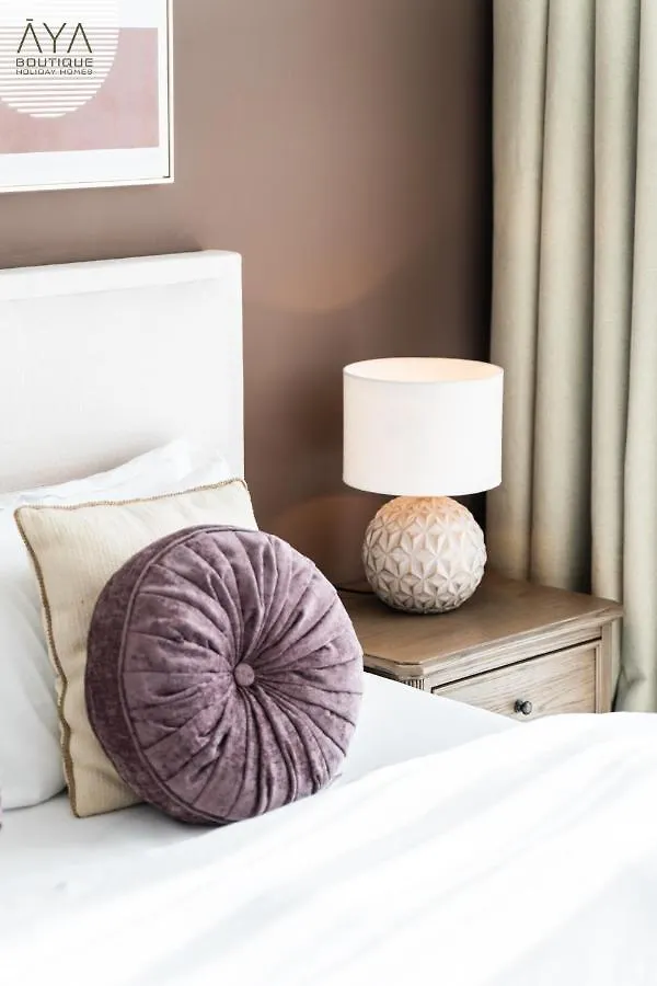 Fancy One Bedroom Apartment In Downtown Dubai By Aya Boutique